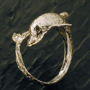 Anello delfino in oro bianco [Cod. AN 069-OB]